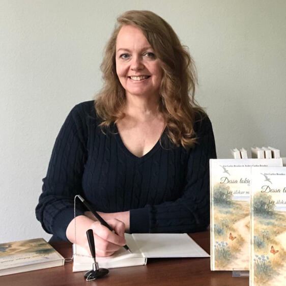 Author Liz Carlen Brookes